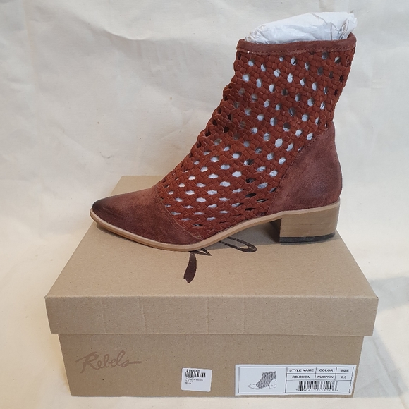 rebels Shoes - Rhea Pumkin Rebels Bootie